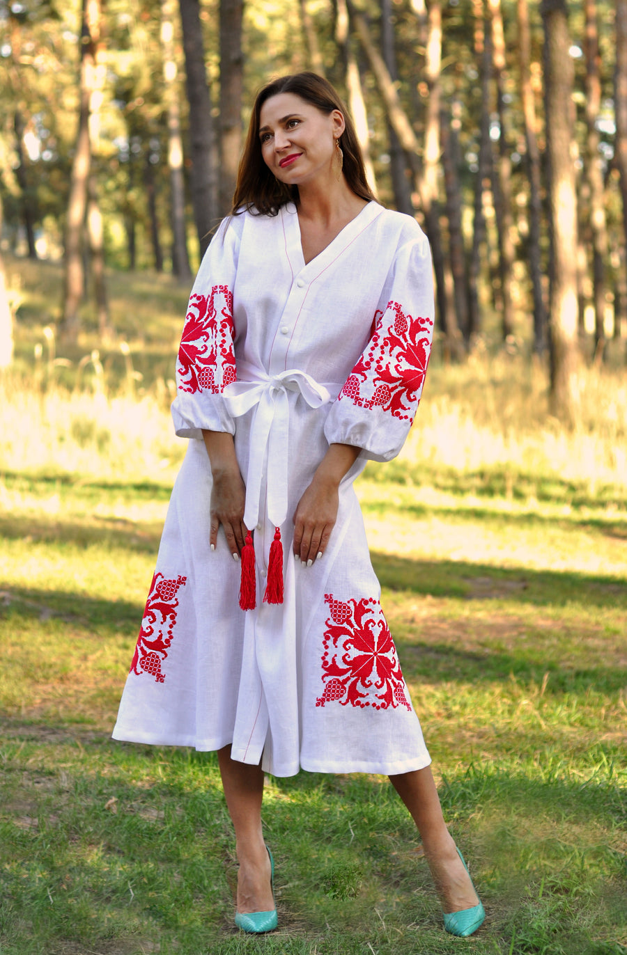 Robe dress made of natural white linen with red embroidery