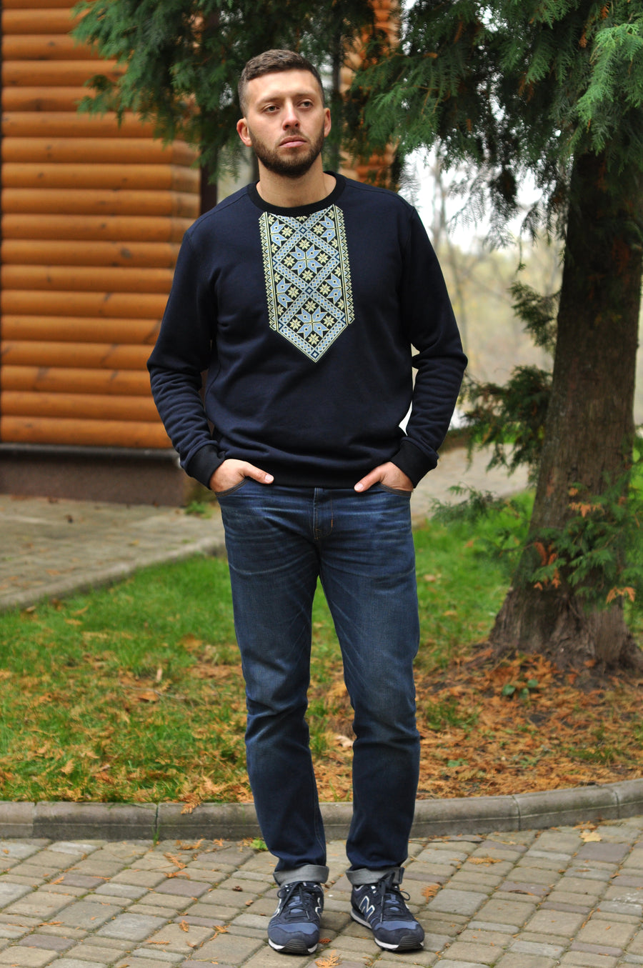 Dark Blue Men's Sweatshirt with Embroidery – Elegant Comfort