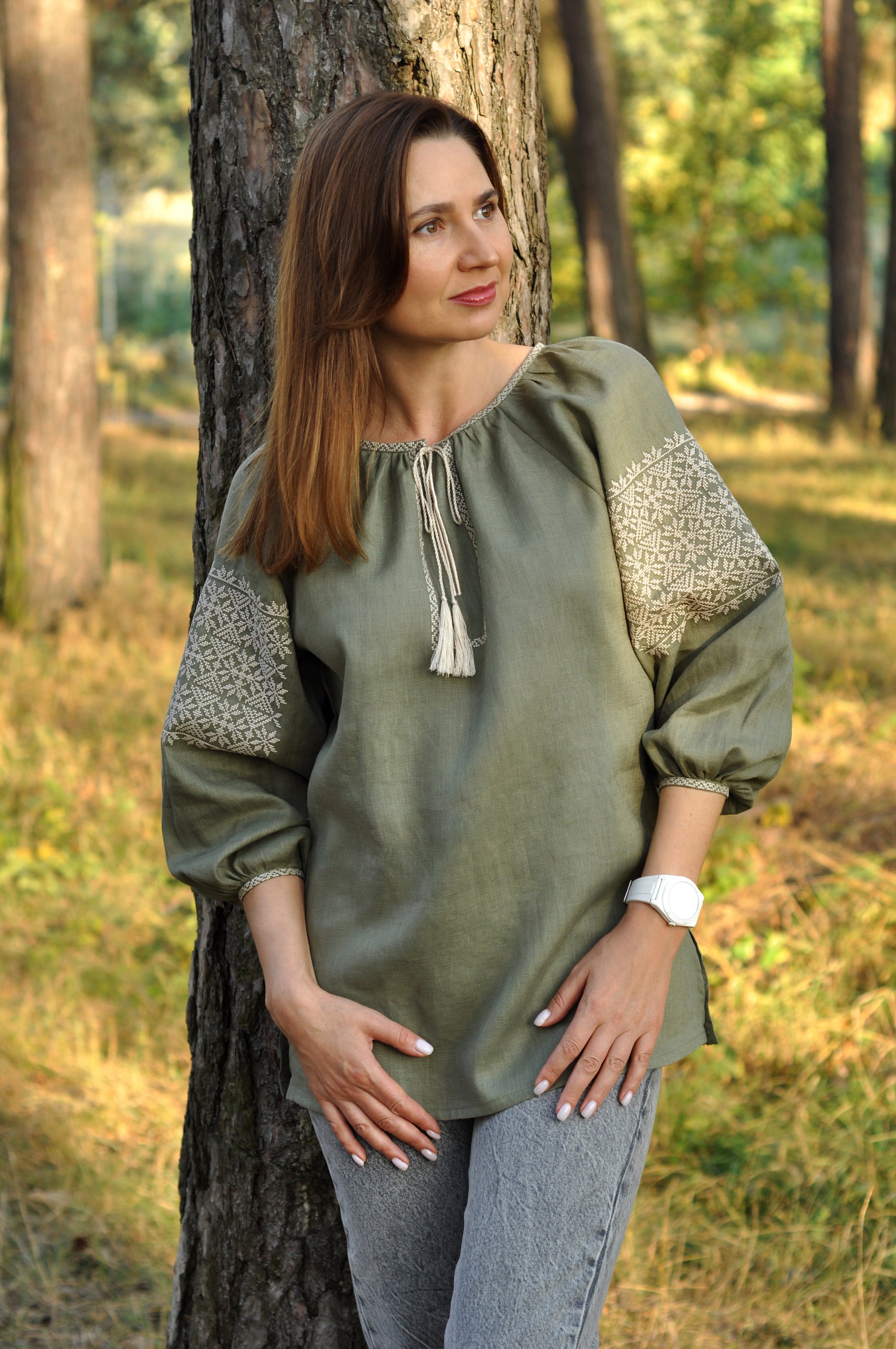 Women’s khaki embroidered blouse in natural linen with 3/4 sleeves