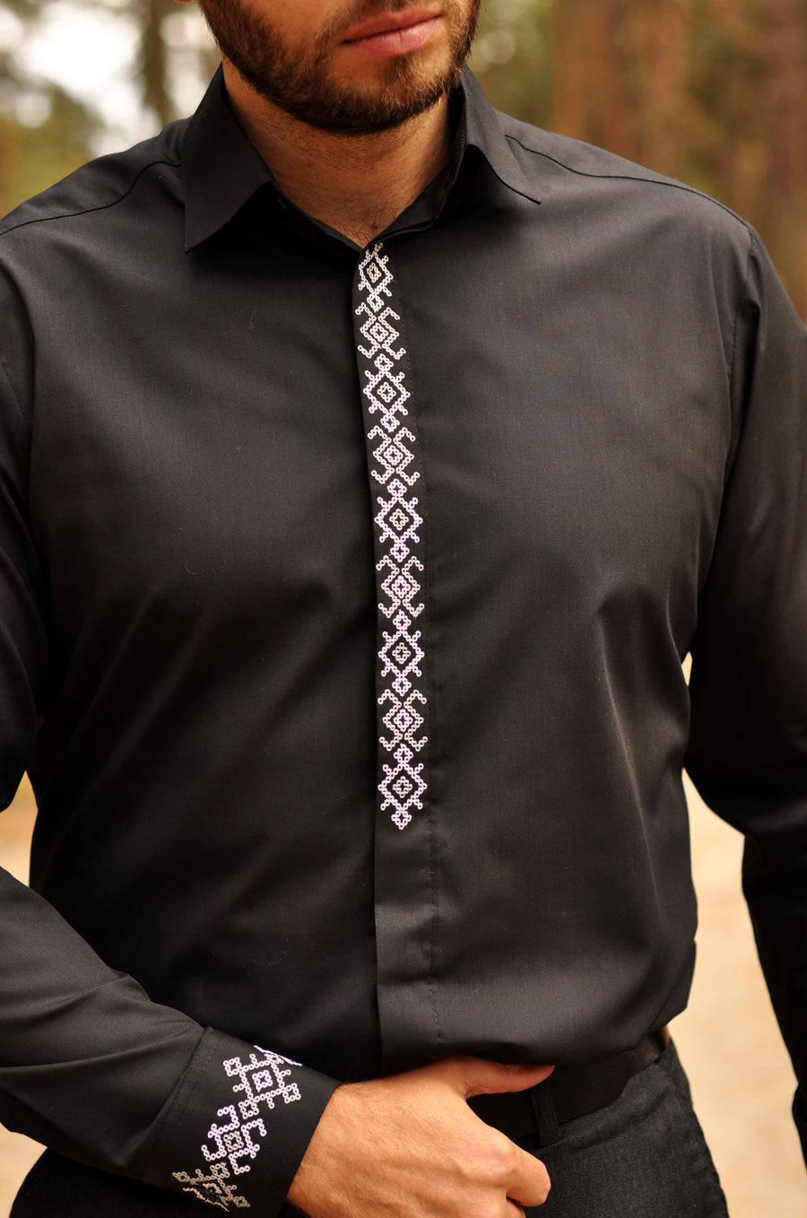 Black men's slim fit shirt with laconic embroidery