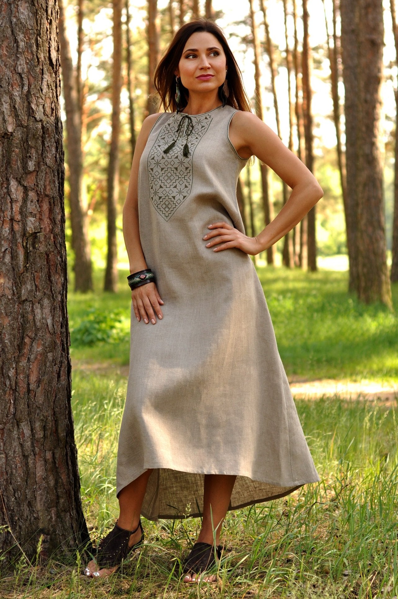 Women’s embroidered flax dress with airy silhouette and soft khaki ornament