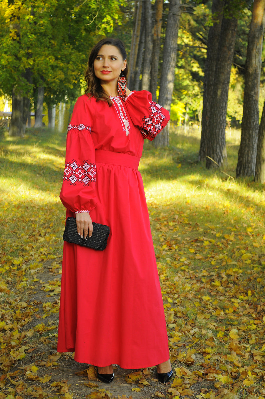 Luxury red evening dress with embroidery