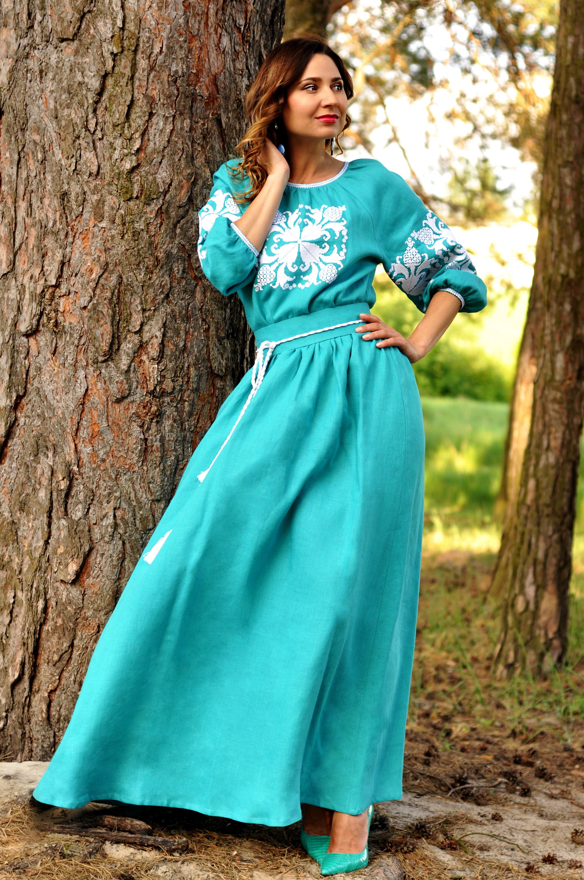 Sea wave linen embroidered maxi dress with white floral ornament