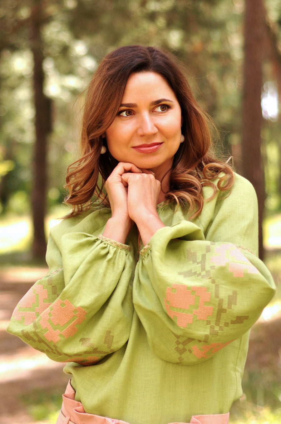 Women's embroidery made of natural linen